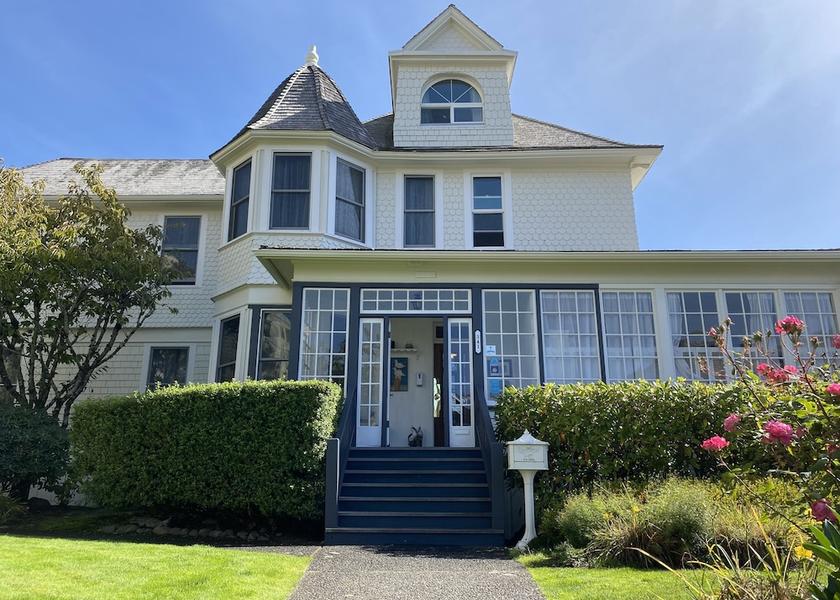 Oregon Seaside Front of property