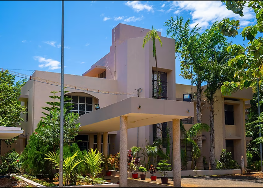 Tamil Nadu Courtrallam Hotel Exterior