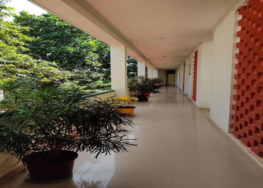 Tamil Nadu Courtrallam Public Areas