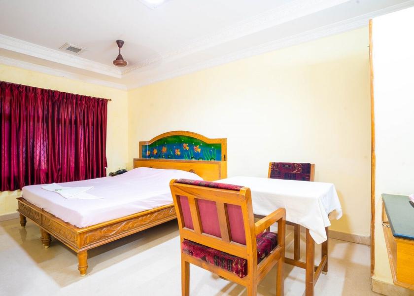 Tamil Nadu Courtrallam AC Double Room