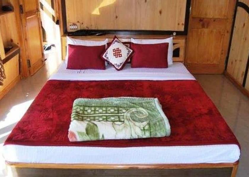 Himachal Pradesh Kalpa Bedroom 2