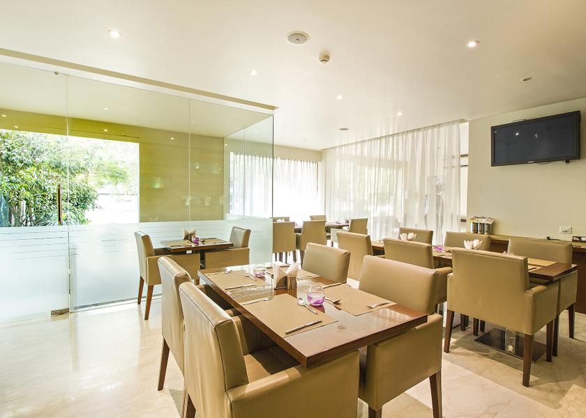 Delhi Delhi Food & Dining
