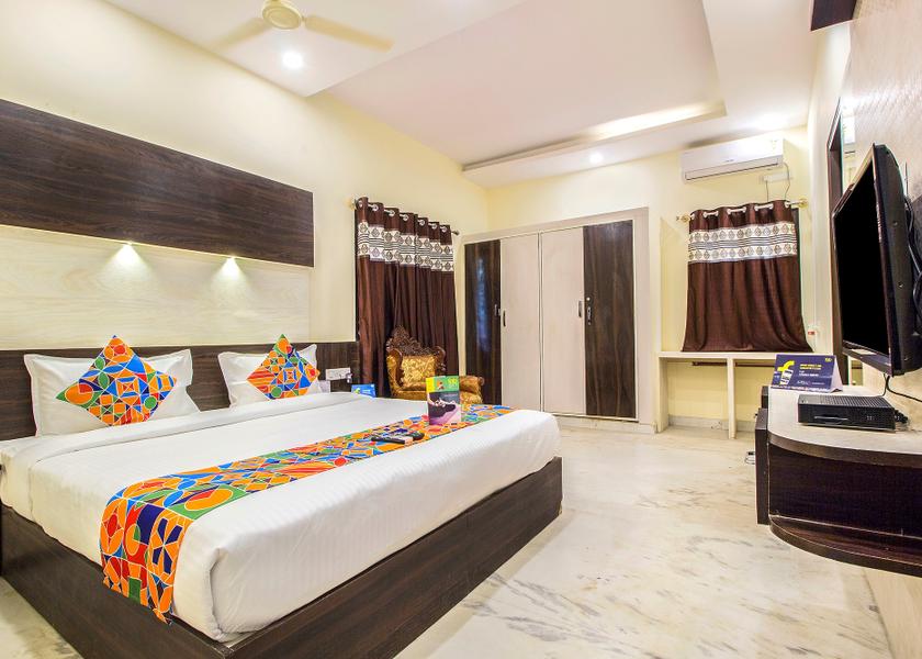 Karnataka Bangalore Deluxe Room
