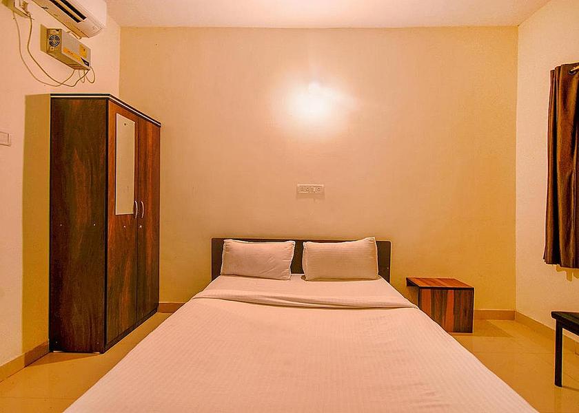 Maharashtra Pune Deluxe Room