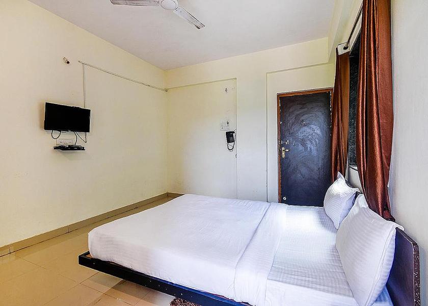 Maharashtra Pune Deluxe Room