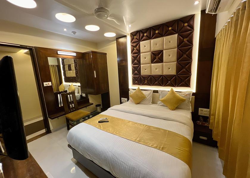 Gujarat Surat Executive Room