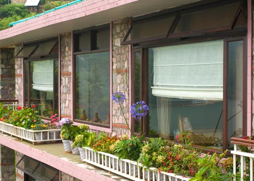 Uttarakhand Bhimtal Hotel Exterior