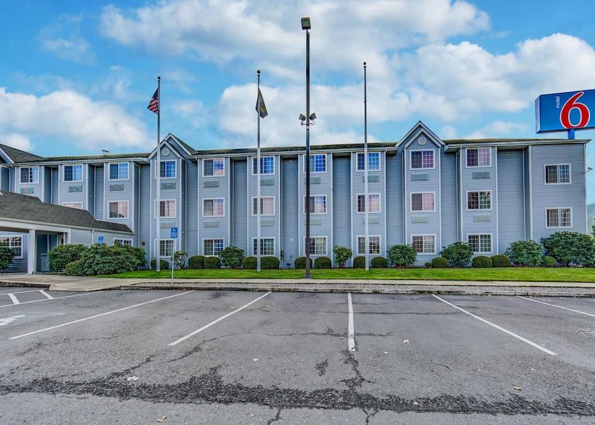 Oregon Sutherlin Facade