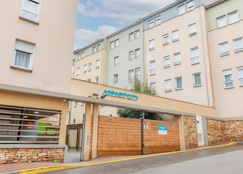 Nouvelle-Aquitaine Limoges Front of property