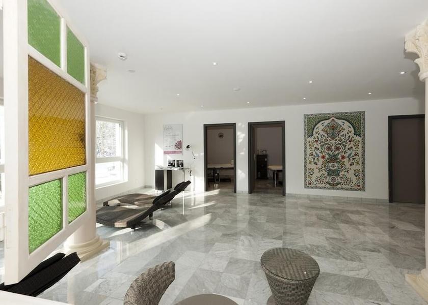 Grand Est Niederbronn-les-Bains Spa treatment