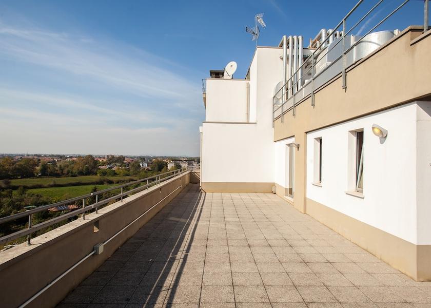 Lombardy Verdellino Terrace/patio