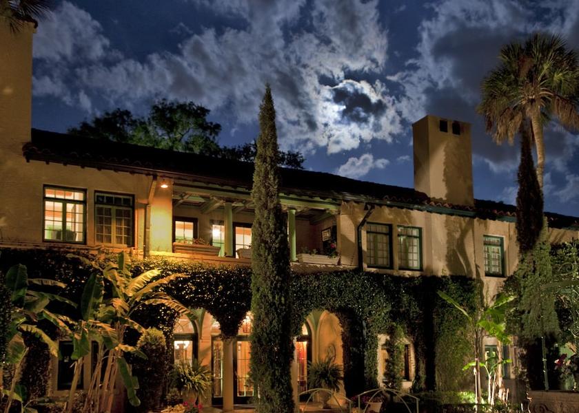 Florida Orange Park Front of property - evening/night