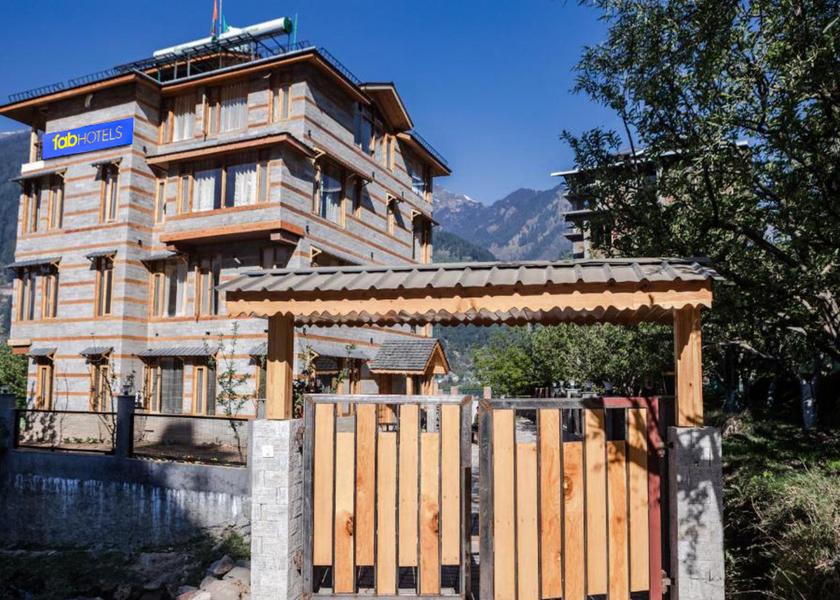 Himachal Pradesh Manali Hotel Exterior