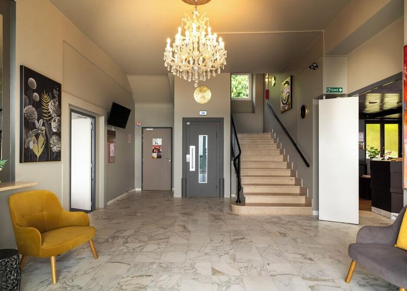 Grand Est Turckheim Lobby