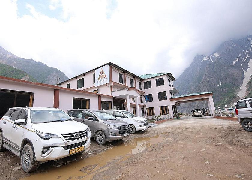 Uttarakhand Badrinath Hotel Exterior