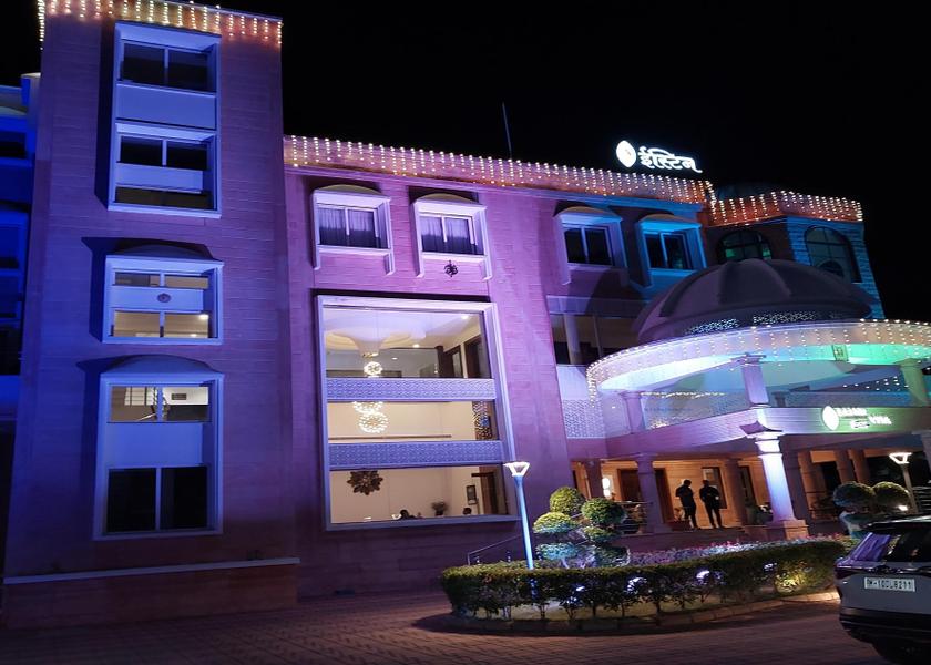 Maharashtra Vita Hotel Exterior