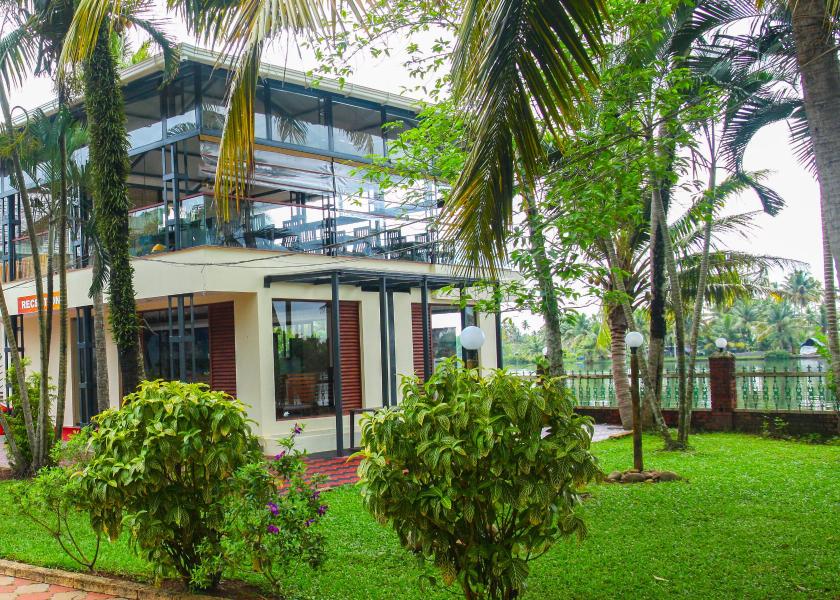 Kerala Kumarakom Hotel Exterior