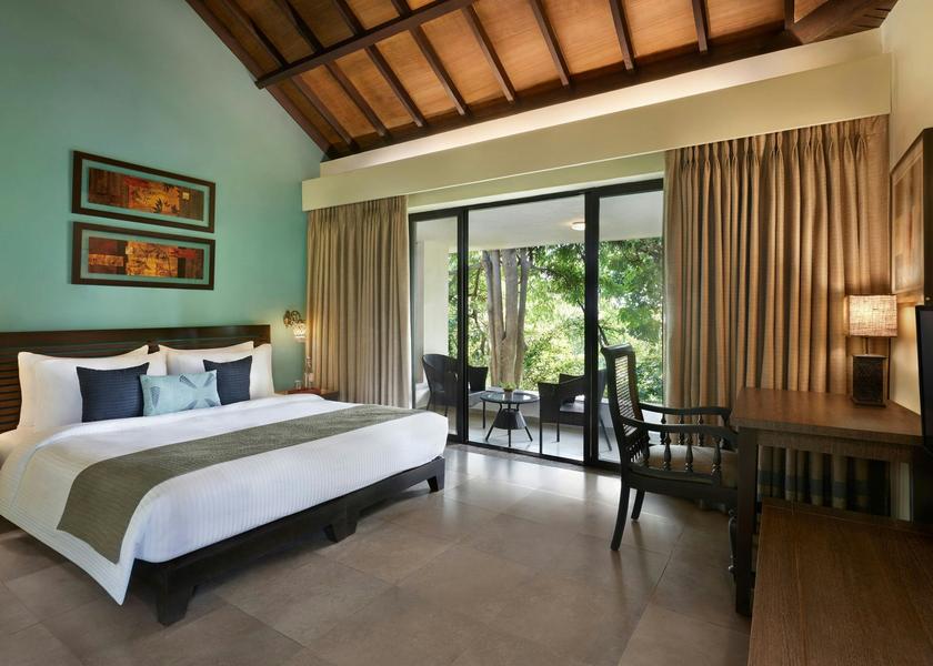 Maharashtra Dapoli Guestroom - King Bed - Balcony - Desk - TV