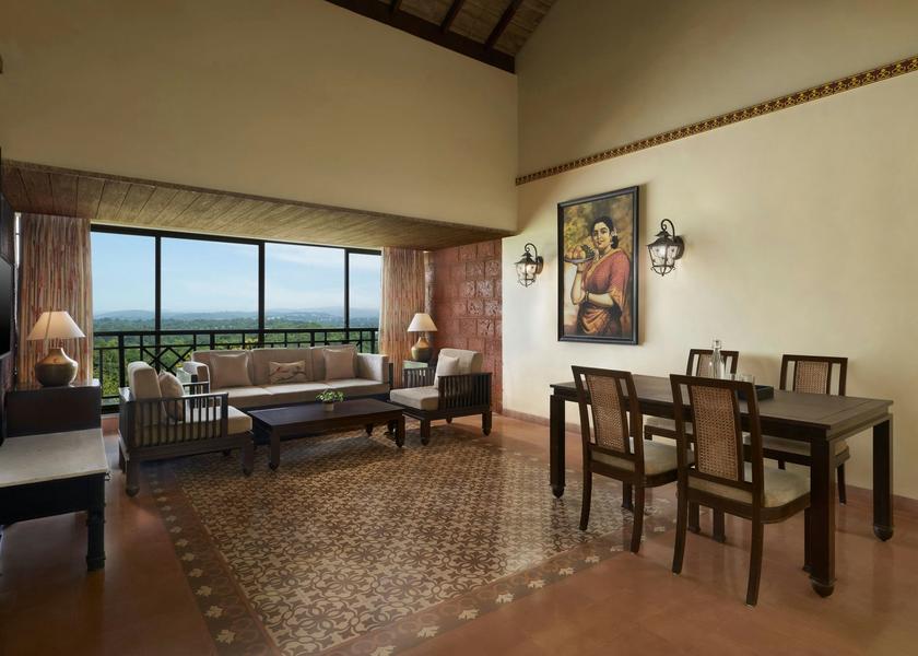 Suite - Living Room - Sofas - Dining Tables