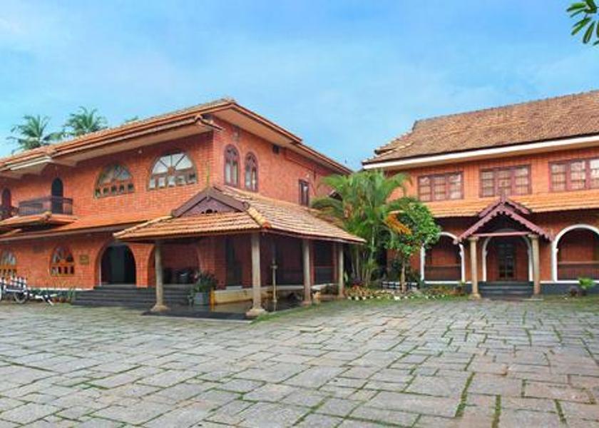 Kerala Thrissur Hotel Exterior