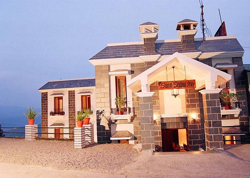 Uttarakhand Kausani Hotel Exterior