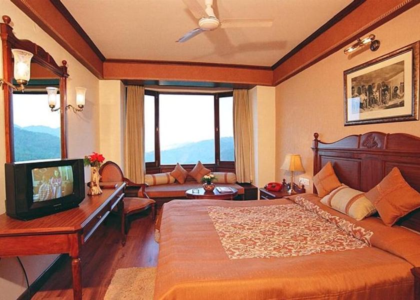 Uttarakhand Kausani Himalayan View Room