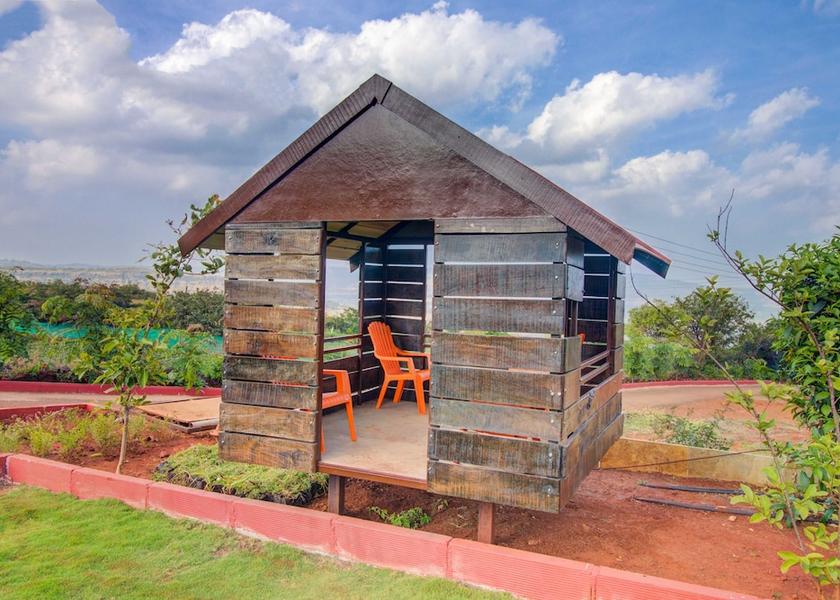 Maharashtra Mahabaleshwar Lobby sitting area