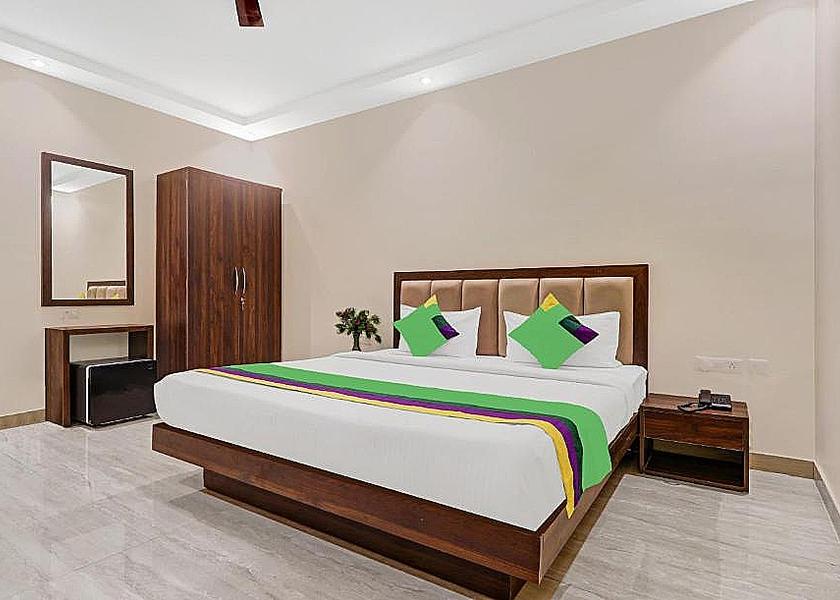 Uttar Pradesh Noida Deluxe Double Room