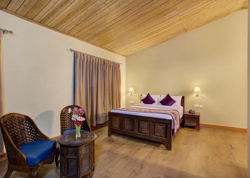 West Bengal Darjeeling Attic Room with Bathtub