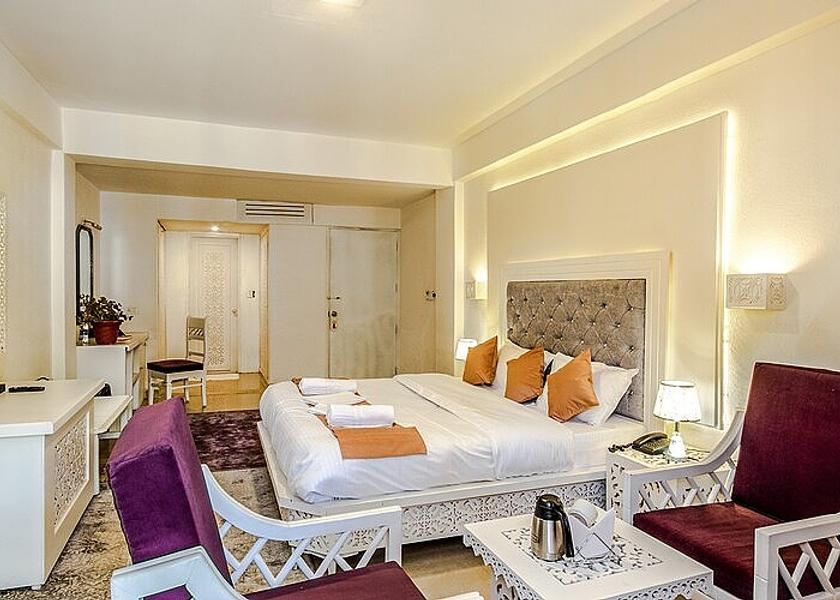 Himachal Pradesh Manali Luxury Room With Mountain View