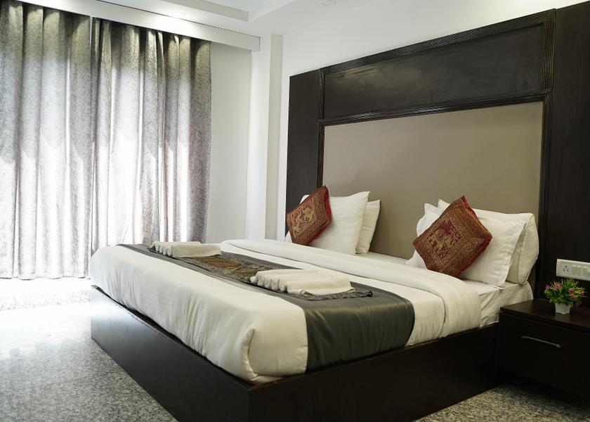 Delhi Delhi Family Room