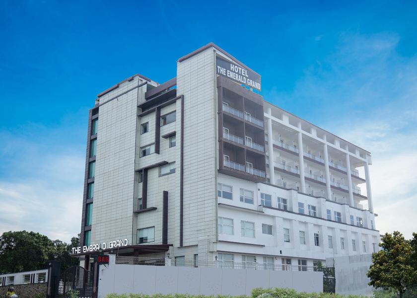 Uttarakhand Dehradun Hotel Exterior