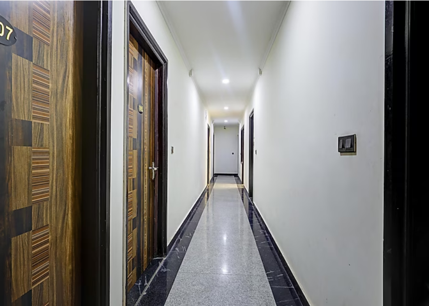 Uttar Pradesh Noida Standard Room