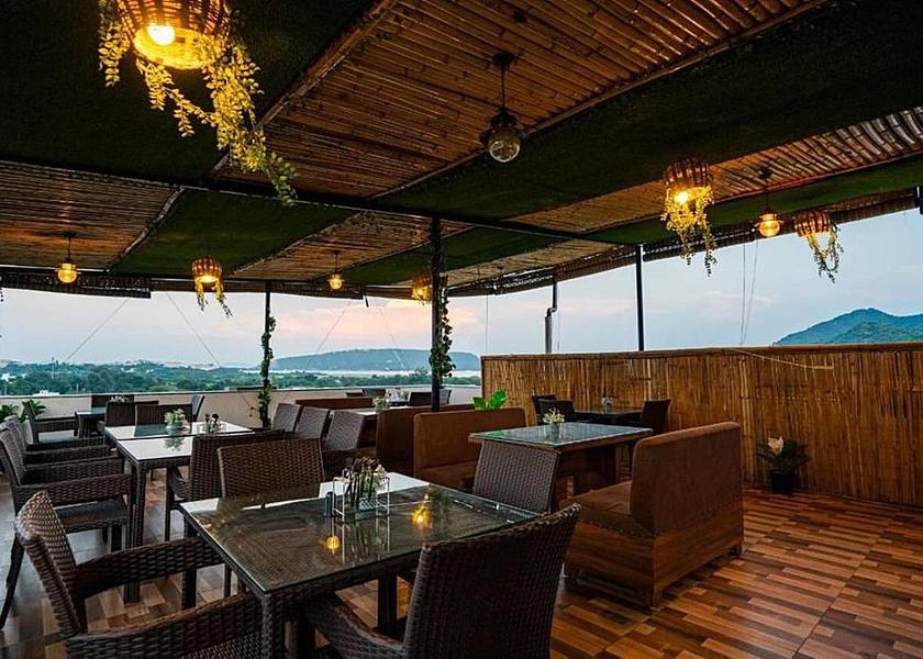 Rajasthan Udaipur Food & Dining