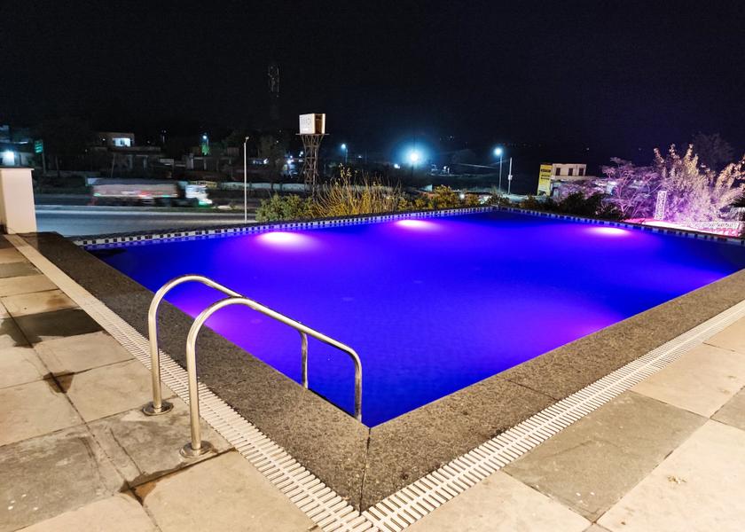 Rajasthan Neemrana Pool