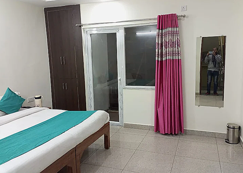 Uttarakhand Rishikesh guest room