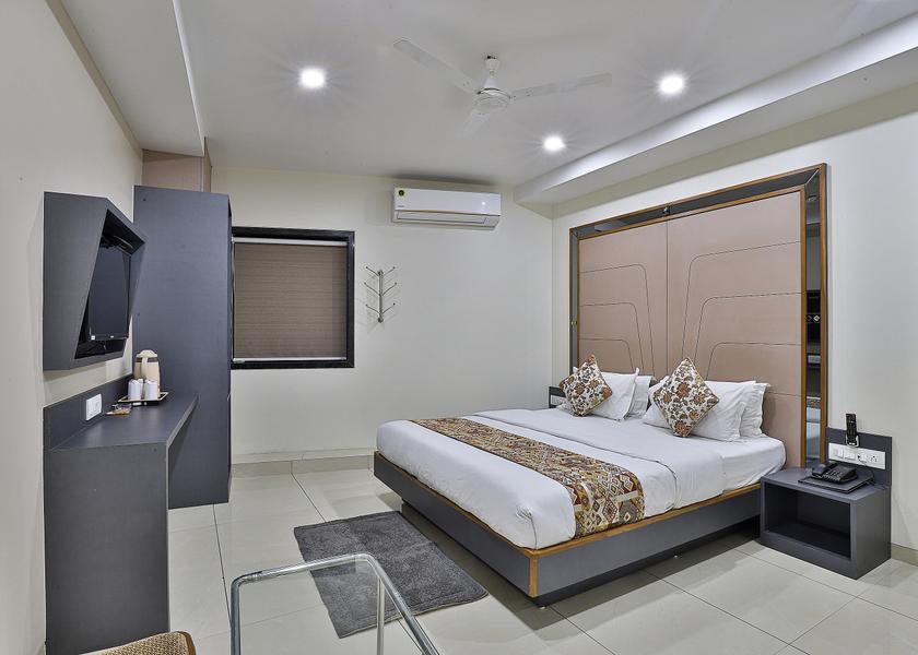 Gujarat Surat Executive Room