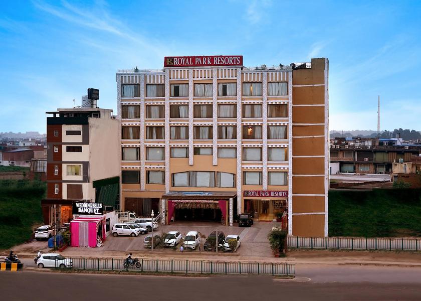 Punjab Zirakpur Hotel Exterior