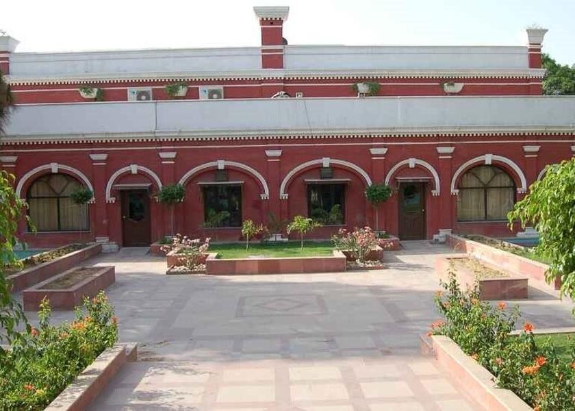 Uttar Pradesh Prayagraj Hotel Exterior