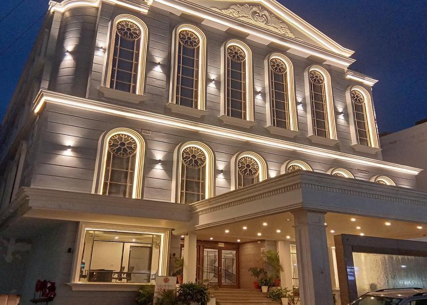 Uttar Pradesh Prayagraj Hotel Exterior