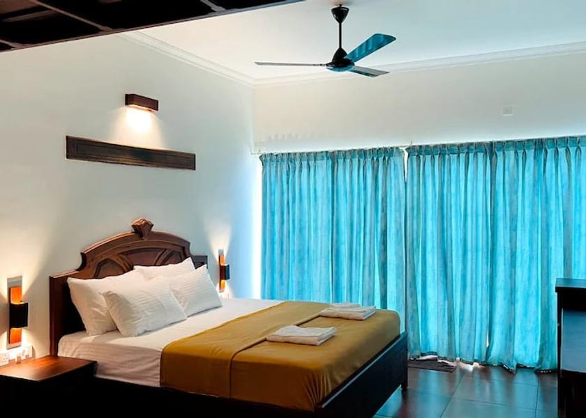 Kerala Kochi Lawn Facing Room