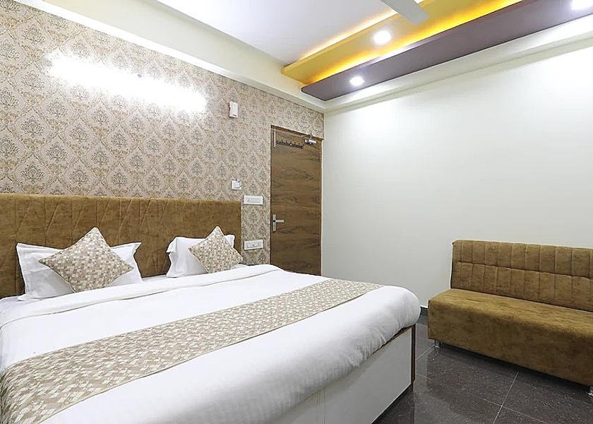 Uttar Pradesh Prayagraj Gold Deluxe Room