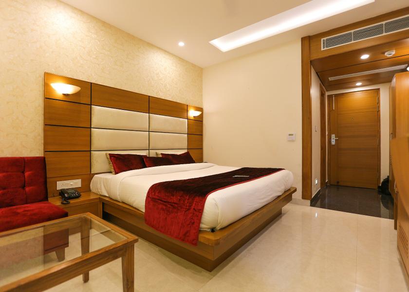 Punjab Chandigarh Coral Silver Room with Work Desk