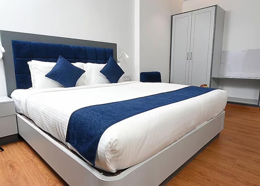 Maharashtra Pune Deluxe Twin Room