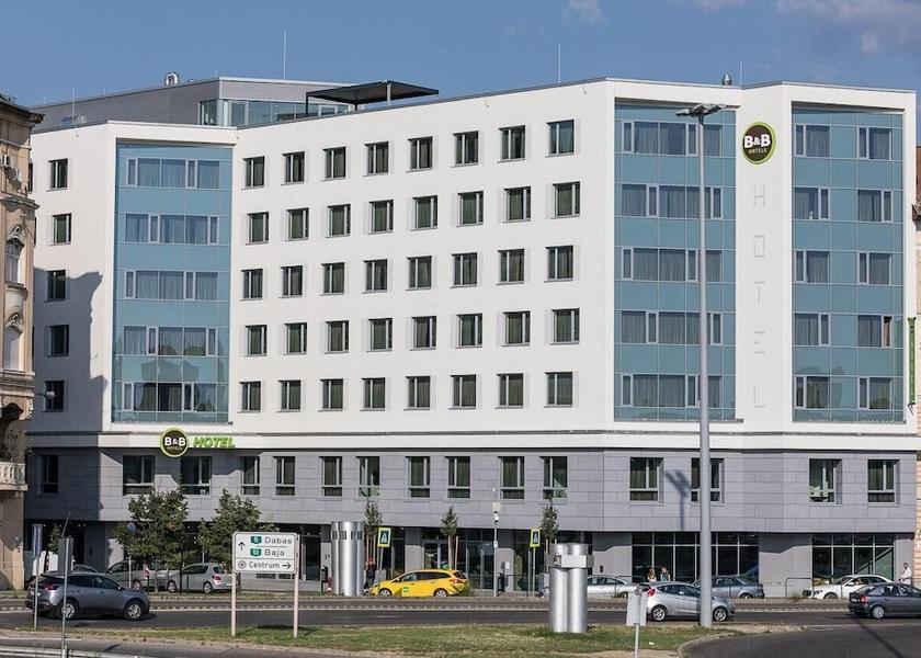  Budapest Exterior