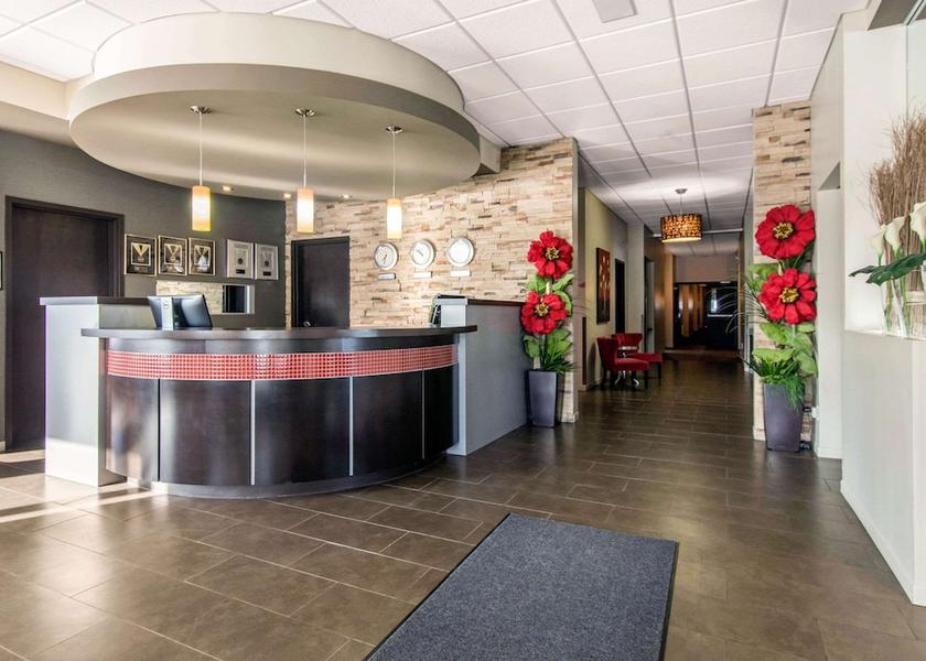 Quebec Saint-Apollinaire Lobby