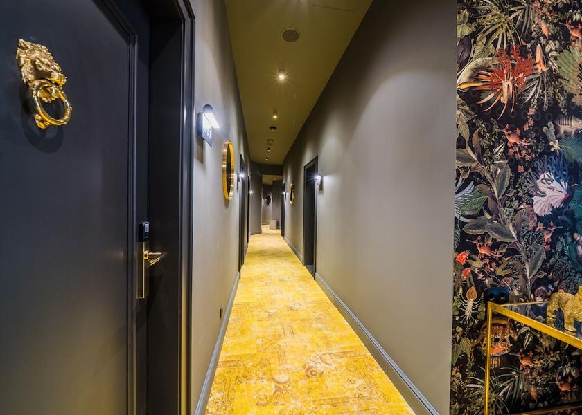  Budapest Room