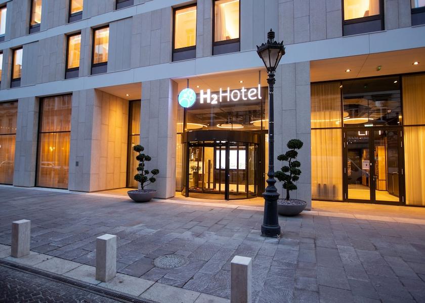  Budapest Exterior