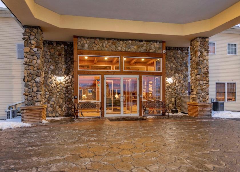 New Hampshire Newbury Exterior Detail