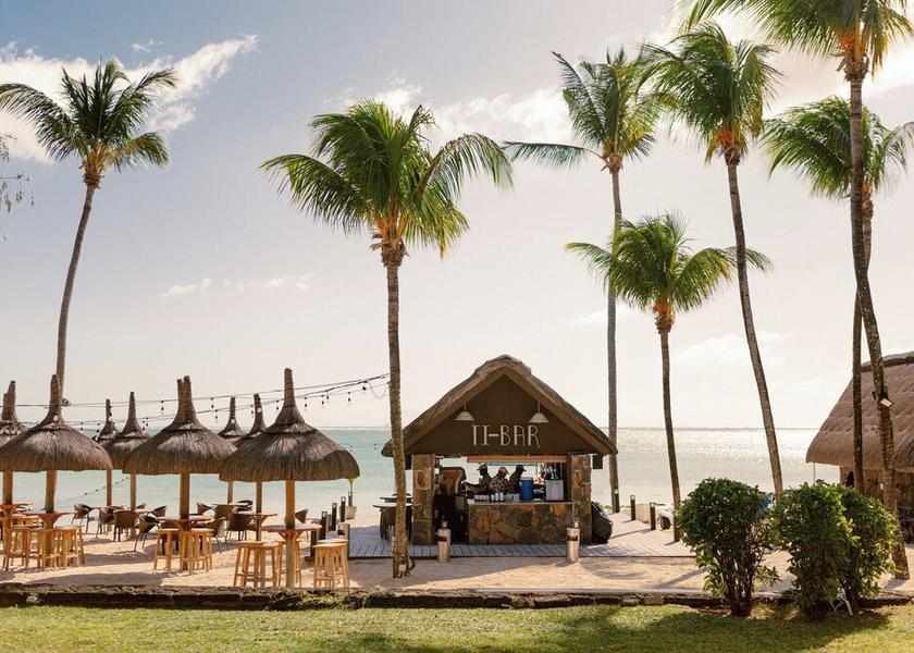  Belle Mare Beach bar